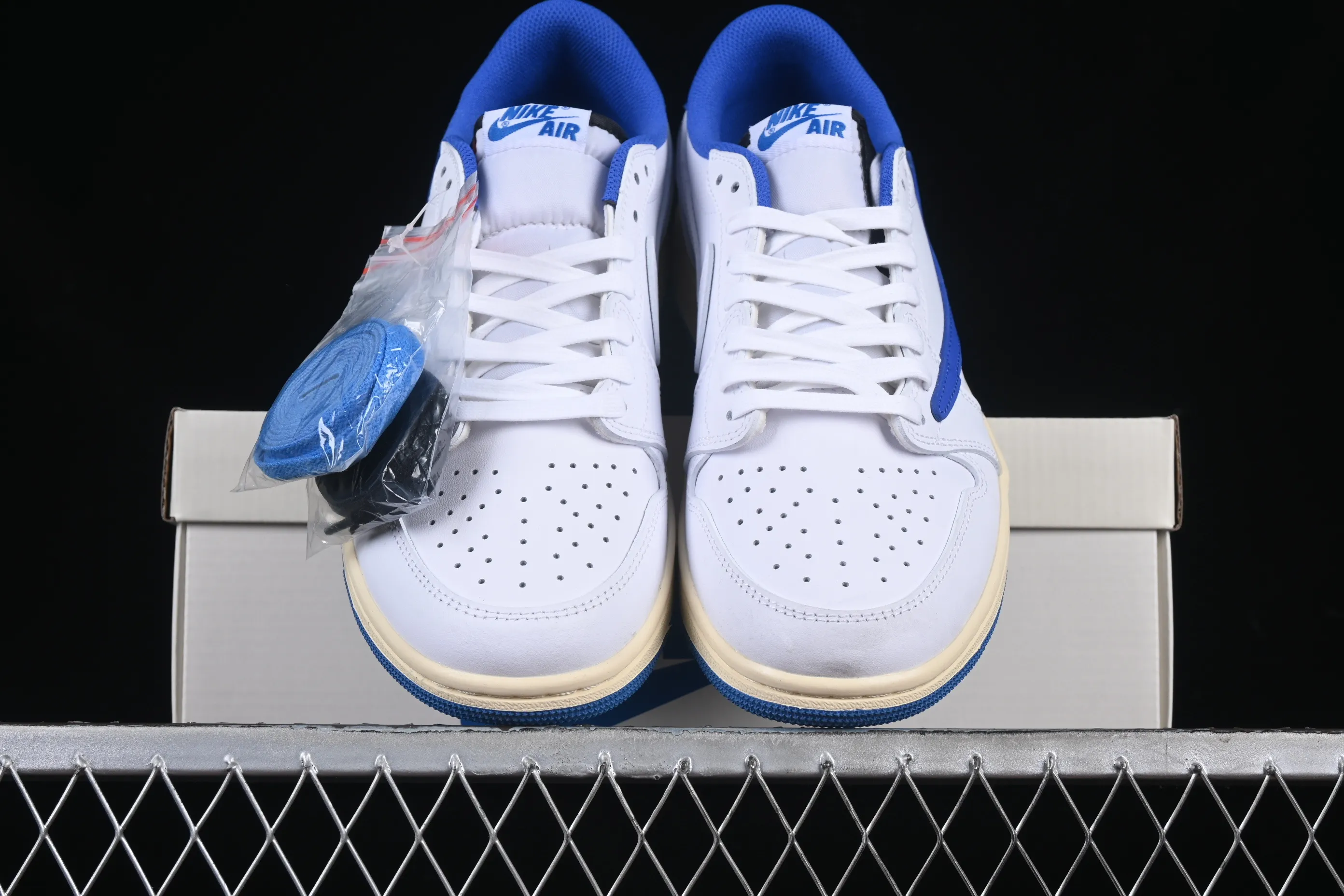 All categories Air Jordan Jordan series basketball shoes Air Jordan 1 Low B1 special price Travis Scott x Air Jordan 1 Low OG AJ1 Joe 1 undercut low DM7866-104